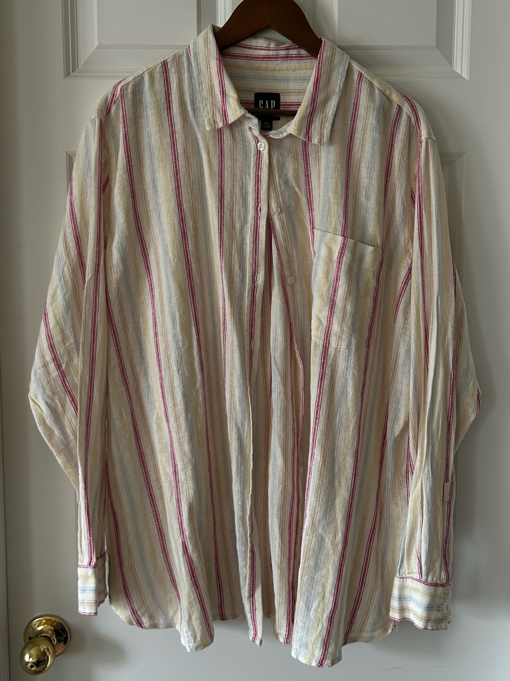 GAP Men's Cream Button-Up Shirt with Pink and Yellow Stripes